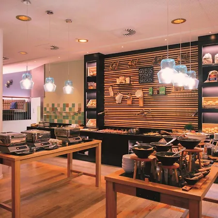 Vienna House Easy By Wyndham Otel