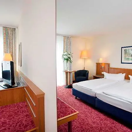 מלון Vienna House Easy By Wyndham 4*