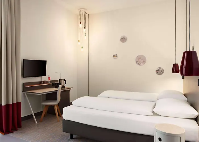 Vienna House Easy By Wyndham 4*